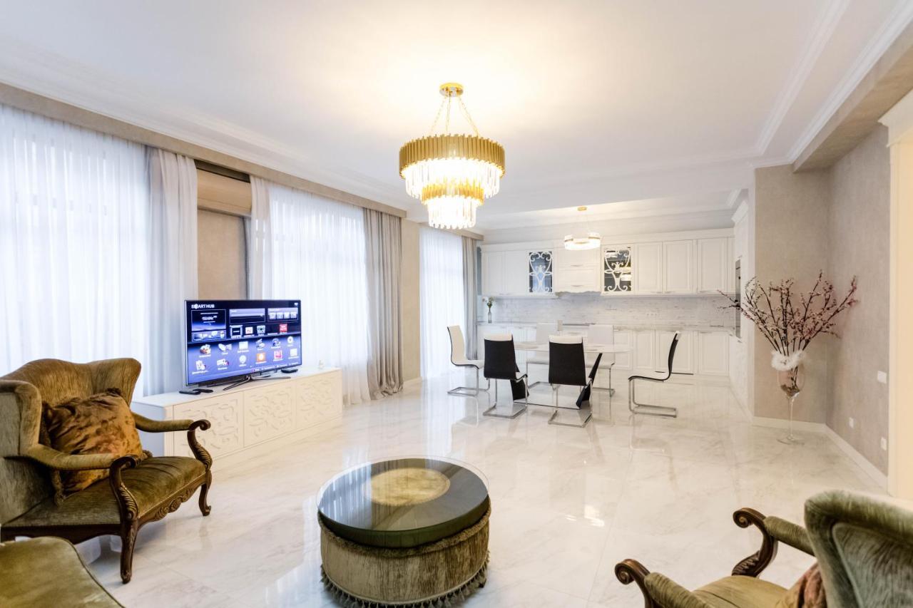Appartamento Luxury Landing IV Tbilisi Esterno foto